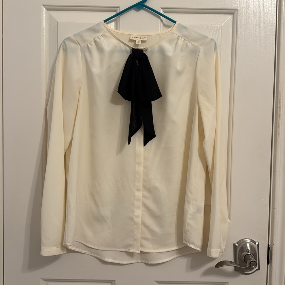 Maison Jules cream blouse with black bow sz M - BNWOT - Picture 3 of 8